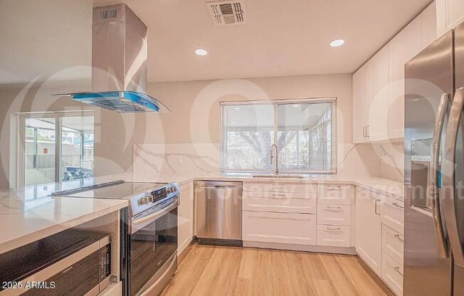 1646 E HERMOSA DR