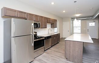 Forest Avenue Village - 1 MONTH FREE — Move In By June 30th