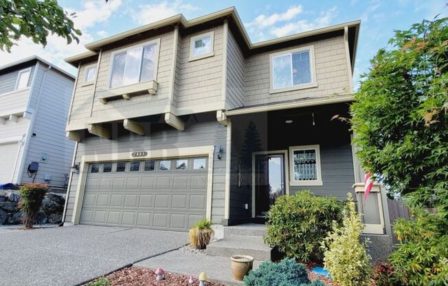 Absolutely Stunning 4 bd, 2.5 ba Two Story House located in Spanaway! $500.00 Move In Credit!