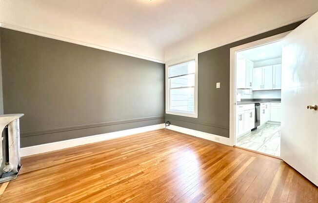 1 bed, 1 bath, 700 sqft, $3,300