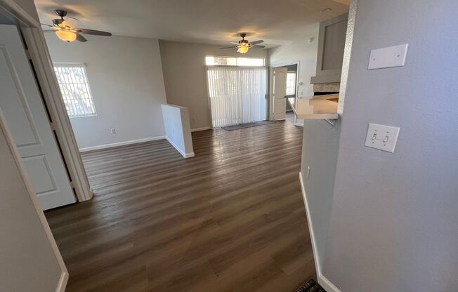 2 beds, 1 bath, $1,450, Unit # 1050