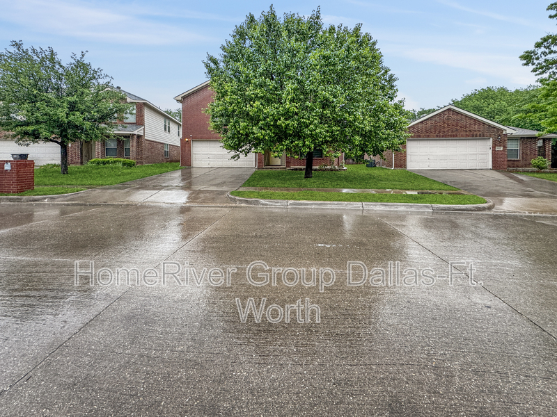 4881 TRL HOLW DR