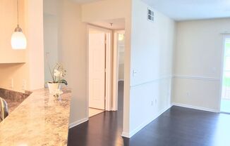 Gorgeous Wood Floors 1/1 condo for RENT @The Crest close to UCF