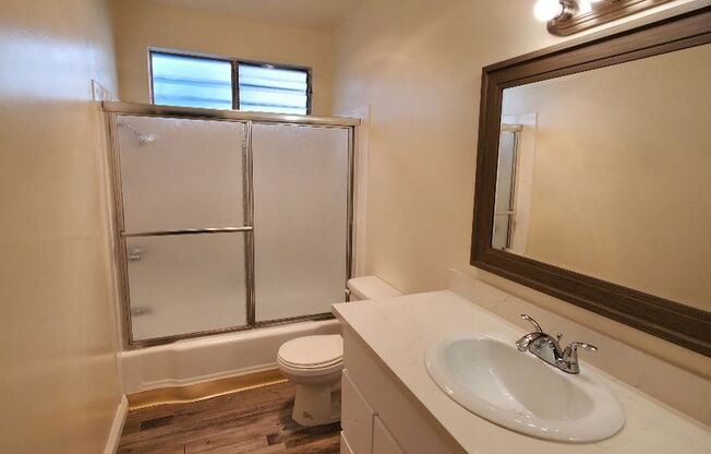 2 beds, 1 bath, $2,650, Unit 633-C