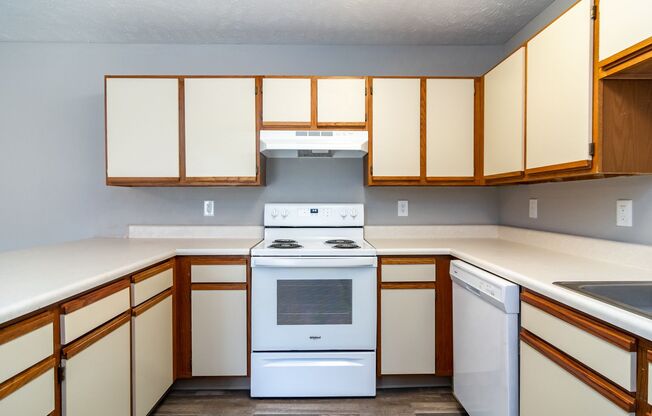 3 beds, 2 baths, 1,100 sqft, $1,156, Unit 0208