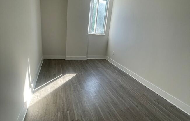 2 beds, 2 baths, 893 sqft, $2,660, Unit 406