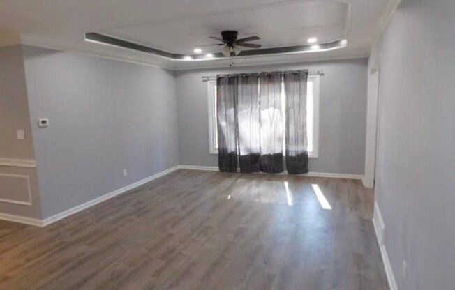 2521 N BRYAN CIR