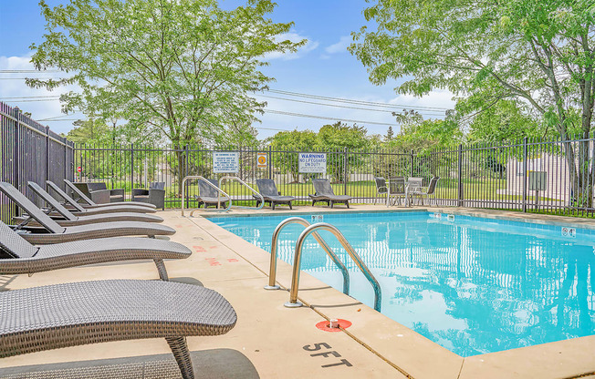 Brixin Franklin Apartments & Townhomes Pool