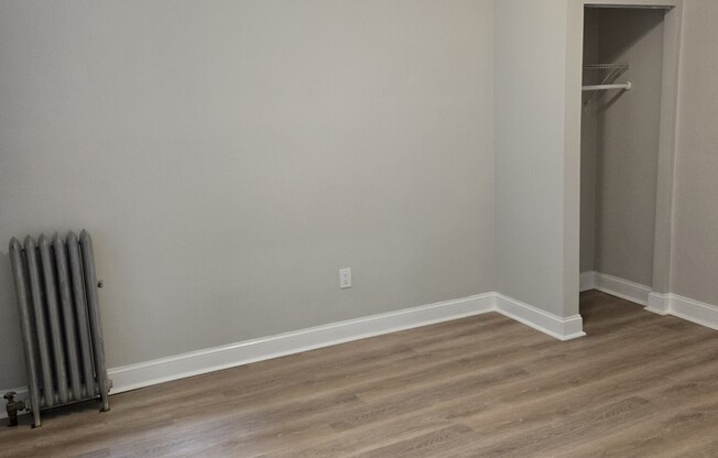 2 beds, 1 bath, $3,300, Unit 2
