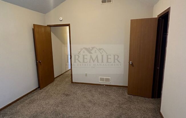 3 beds, 1.5 baths, $1,425