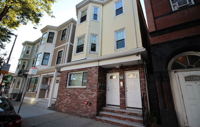 136 CHELSEA ST