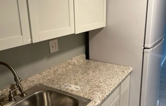 1 bed, 1 bath, $1,150, Unit APARTMENT 63