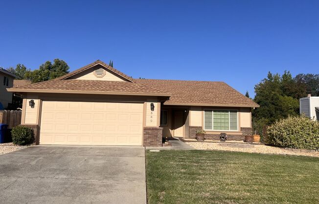 4 Bedroom Home off of Peppertree (North Hilltop)