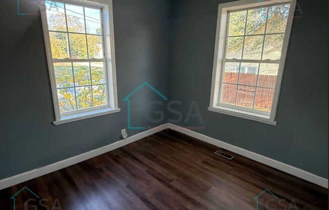 3 beds, 2 baths, $1,400, Unit 116 Delano Avenue-1