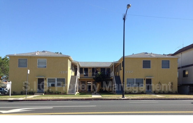 1702 W VICTORY BLVD 