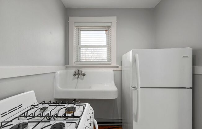 Studio, 1 bath, 400 sqft, $695, Unit 2S3540