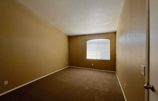2 beds, 2 baths, $1,300, Unit # 2070