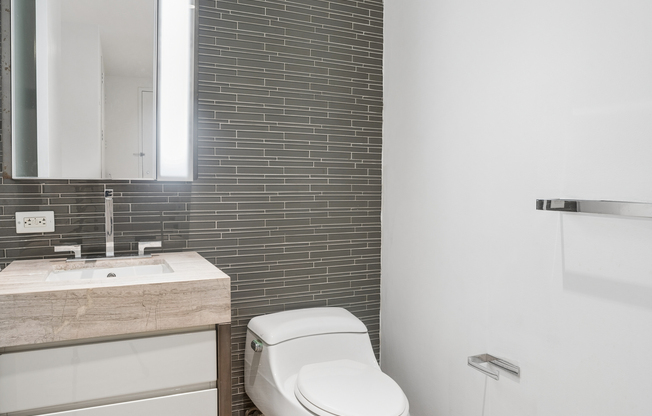 Studio, 1.5 baths, 668 sqft, $5,300, Unit 24A