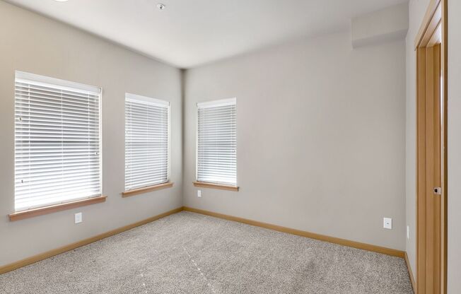 3 beds, 2 baths, 1,021 sqft, $2,295, Unit 541-104