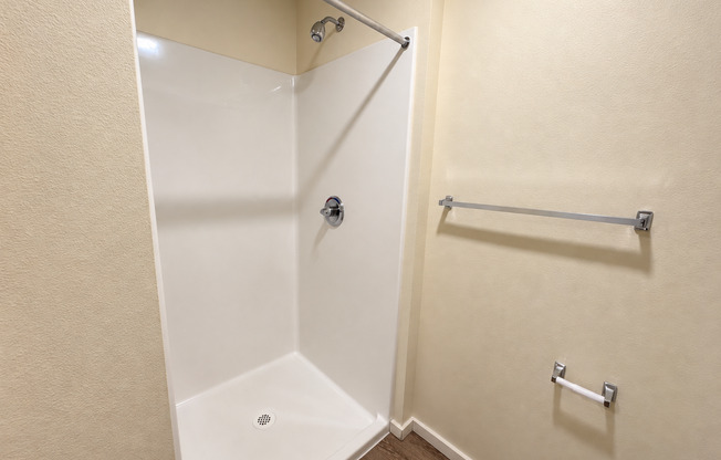 Studio, 1 bath, 180 sqft, $1,295, Unit 413