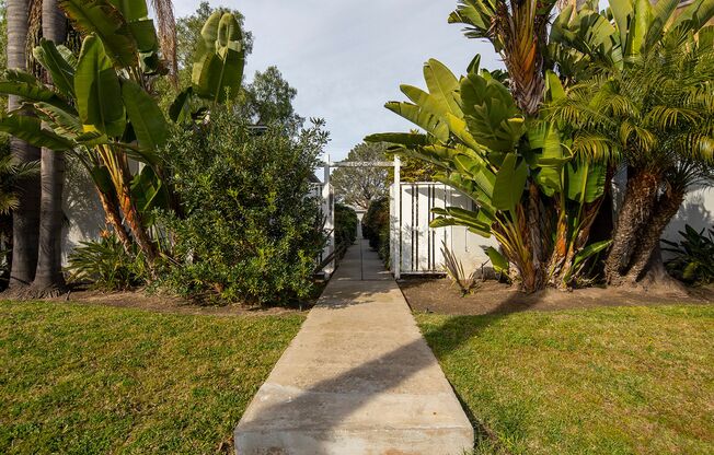 1402 - 1408 1/2 Grand Avenue