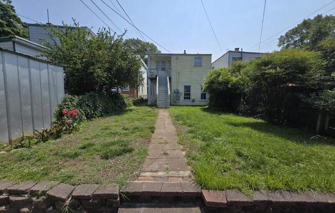 126 S LAUREL ST