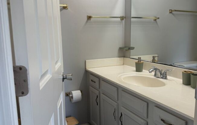 1 bed, 1 bath, 630 sqft, $745, Unit L81