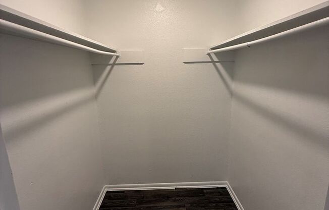 2 beds, 2 baths, 931 sqft, $1,003, Unit 04-0401