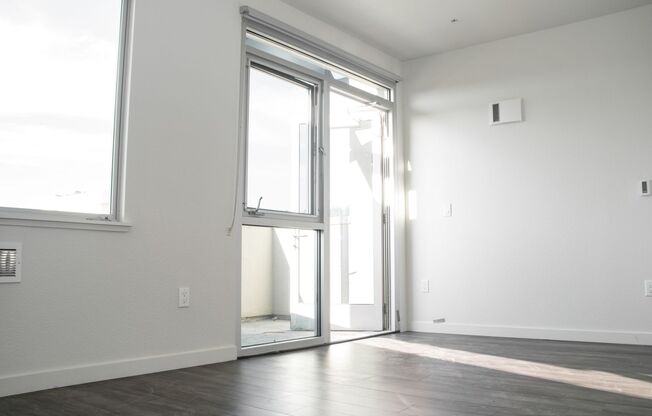 Studio, 1 bath, 420 sqft, $2,395, Unit Studio