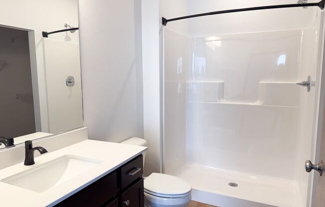 2 beds, 2 baths, 1,172 sqft, $1,750, Unit 202