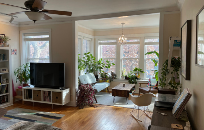 1468 W Winnemac Ave 1E