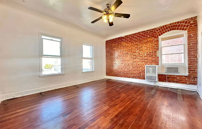 1172 N HAMPSHIRE AVE