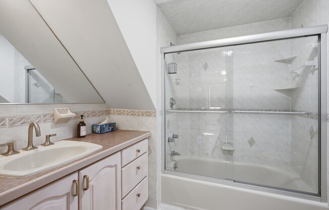 2 beds, 1.5 baths, 1,200 sqft, $2,600, Unit 2