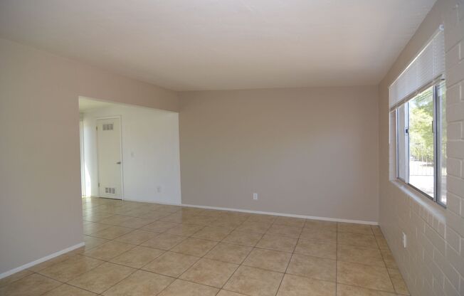 Remodeled 3 Bedroom 2 Bath House! Great South Tucson Location!