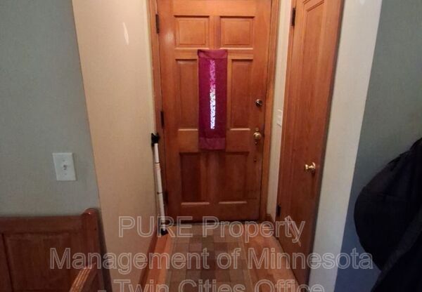 3710 E 43 ST