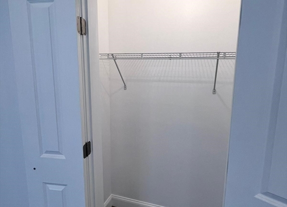 Studio, 1 bath, $895, Unit 3