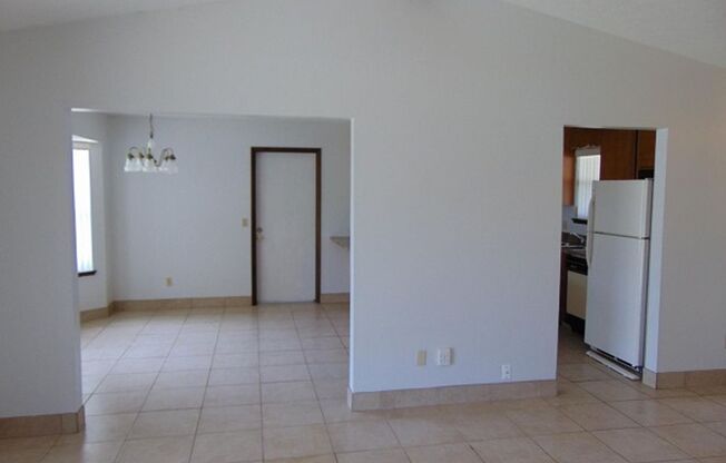 3 beds, 2 baths, $1,650