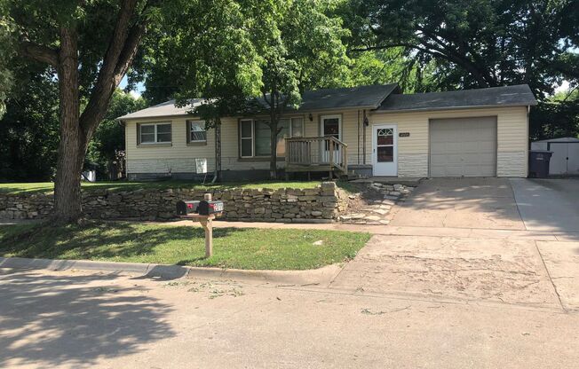 2011 Tecumseh Rd