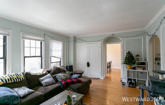 1620 W FARWELL AVE