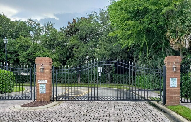 FABULOUS 4/2.5 HOME IN GATED CALABRIA COVE/SANFORD *Available Now*
