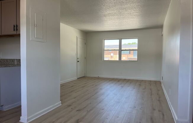 2 beds, 1 bath, $1,100, Unit 28-D