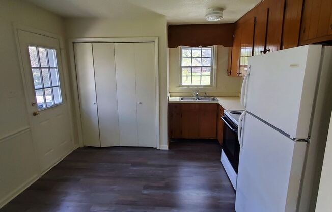 2 beds, 1 bath, $950