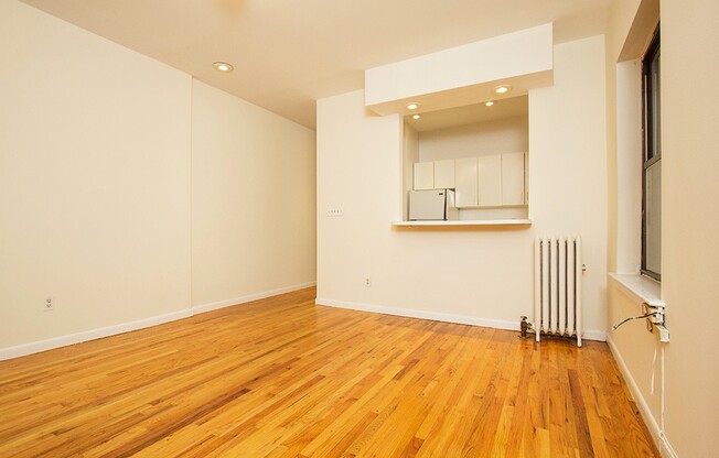 157 E 89 ST