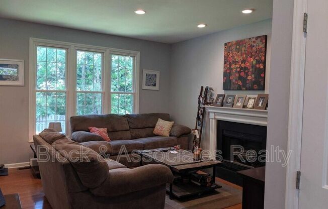 214 CASTLE HAYNE DR