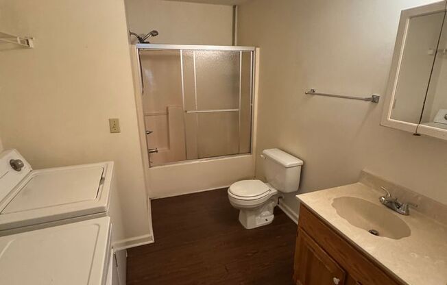 1 bed, 1 bath, 650 sqft, $645, Unit 1615-D