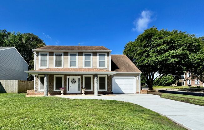 Available NOW! A Unique Home in Wesleyan Chase, All Appliances Convey, Pet-Friendly