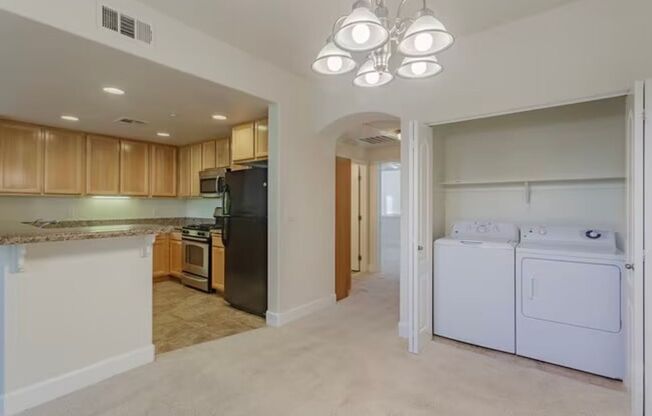 1 bed, 1 bath, 812 sqft, $2,165, Unit 1014