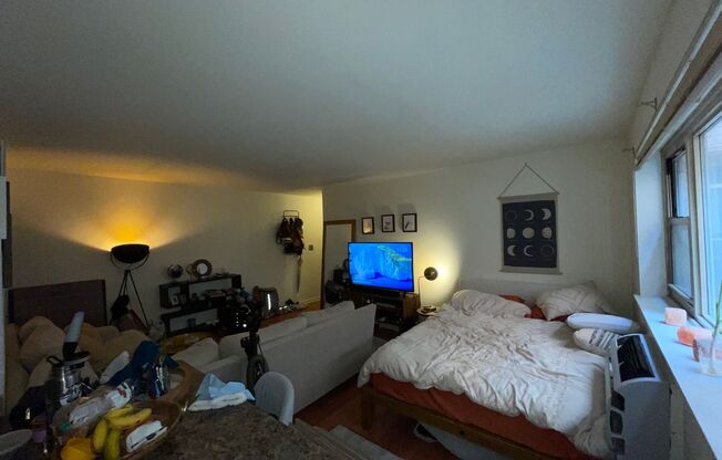 Studio, 1 bath, 400 sqft, $1,400, Unit 521-205