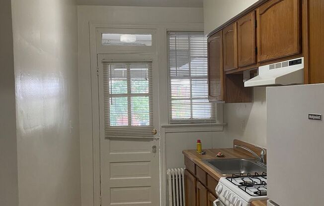 2 beds, 1 bath, 755 sqft, $1,895, Unit 416 #3