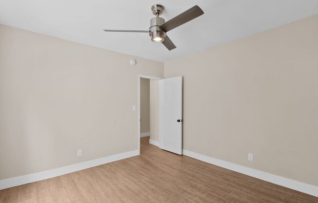 2 beds, 1 bath, 720 sqft, $2,500, Unit Unit #4